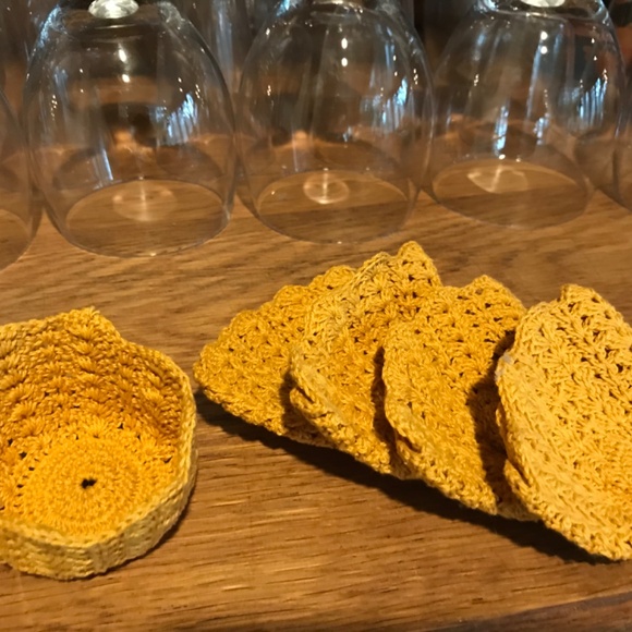 Hand crocheted coasters from beautiful golden crochet Cotton. - Picture 2 of 3